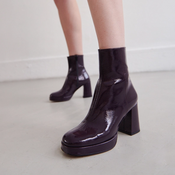 Boots à talons en vernis violet foncé | VORIS | Jonak