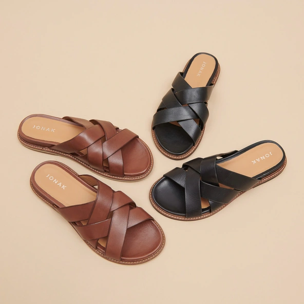 Mules à brides larges en cuir noir | ALEXANDRE | Jonak