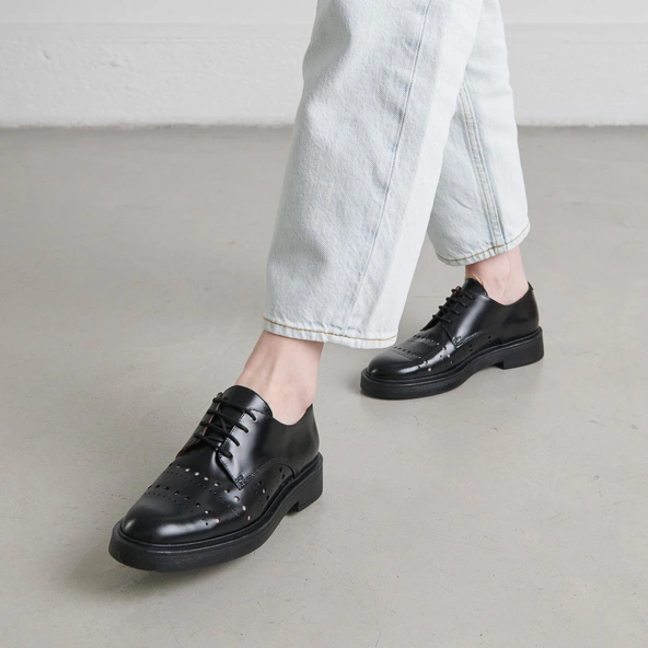 Derbies perc&eacute;es en cuir glac&eacute; noir | AMARANTE | Jonak