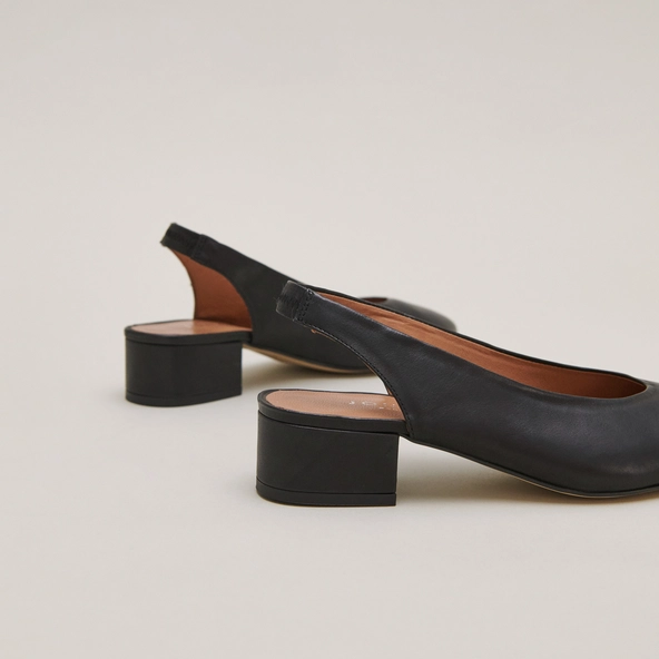 Ballerines &agrave; bouts arri&egrave;res ouverts en cuir noir | VINCE | Jonak