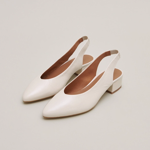 Ballerines à bouts arrières ouverts en cuir vieilli écru | VINCE | Jonak