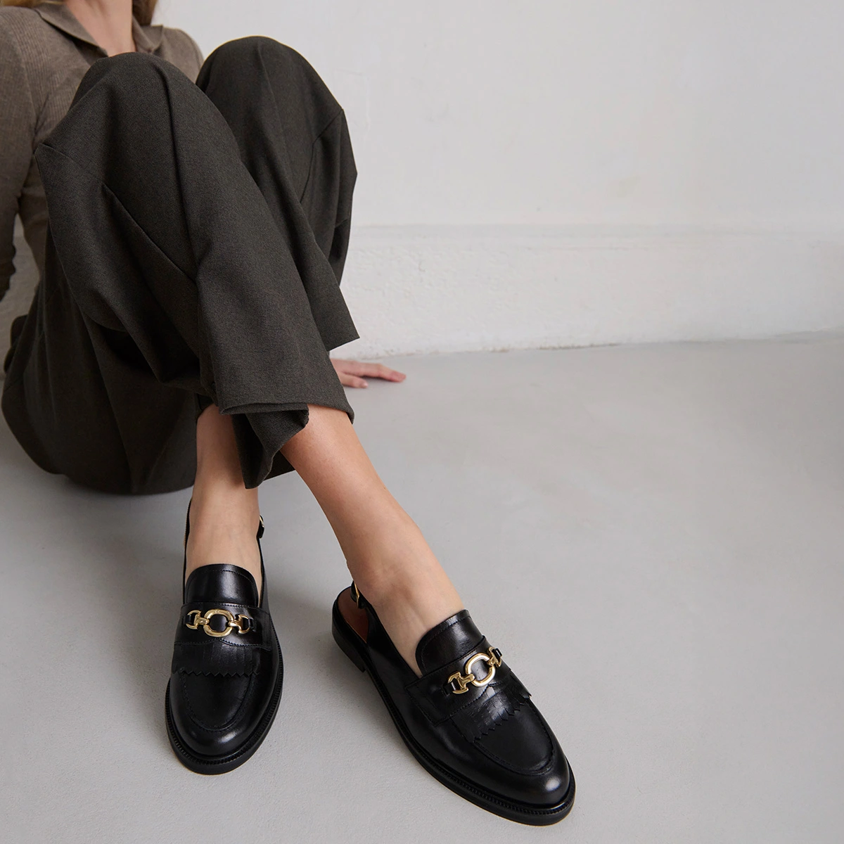 Mocassins à bouts arrières ouverts en cuir noir | DELPHY | Jonak