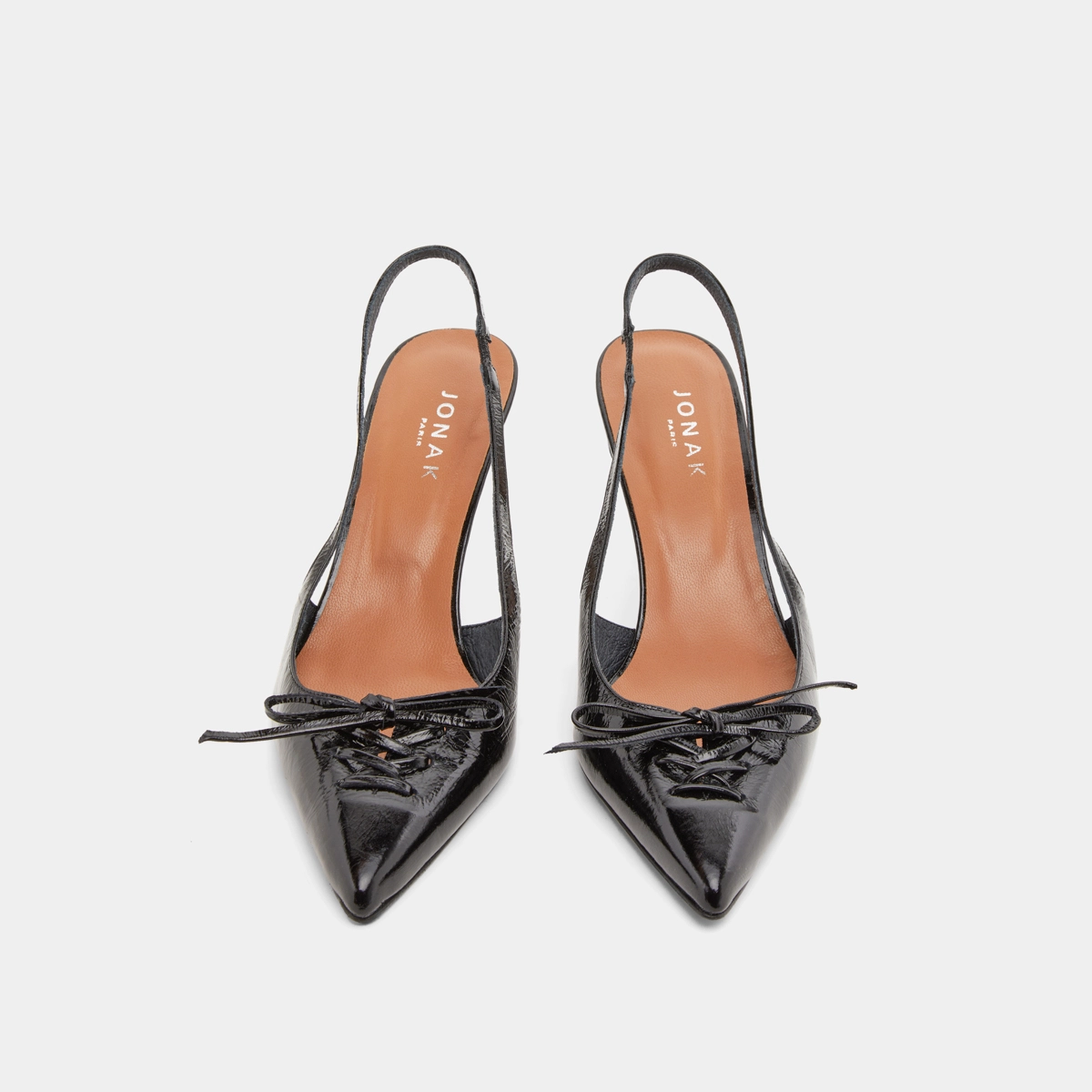 Escarpins &agrave; bouts arri&egrave;res ouverts en cuir brillant noir | DOLENE | Jonak