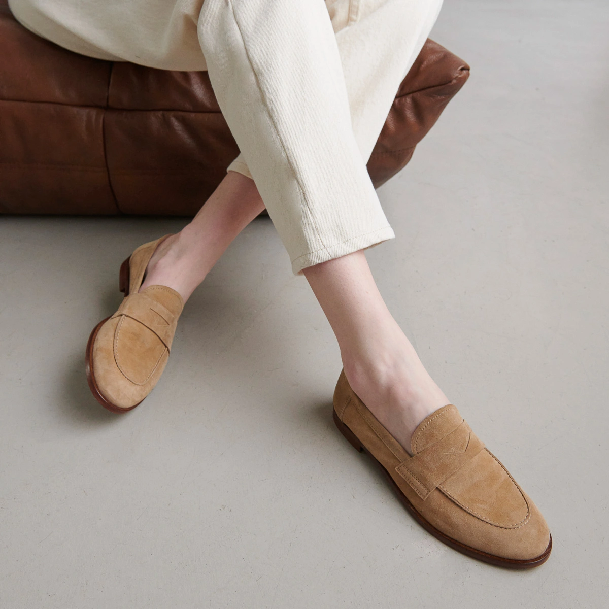Mocassins à bouts ronds en velours camel | THELMA | Jonak