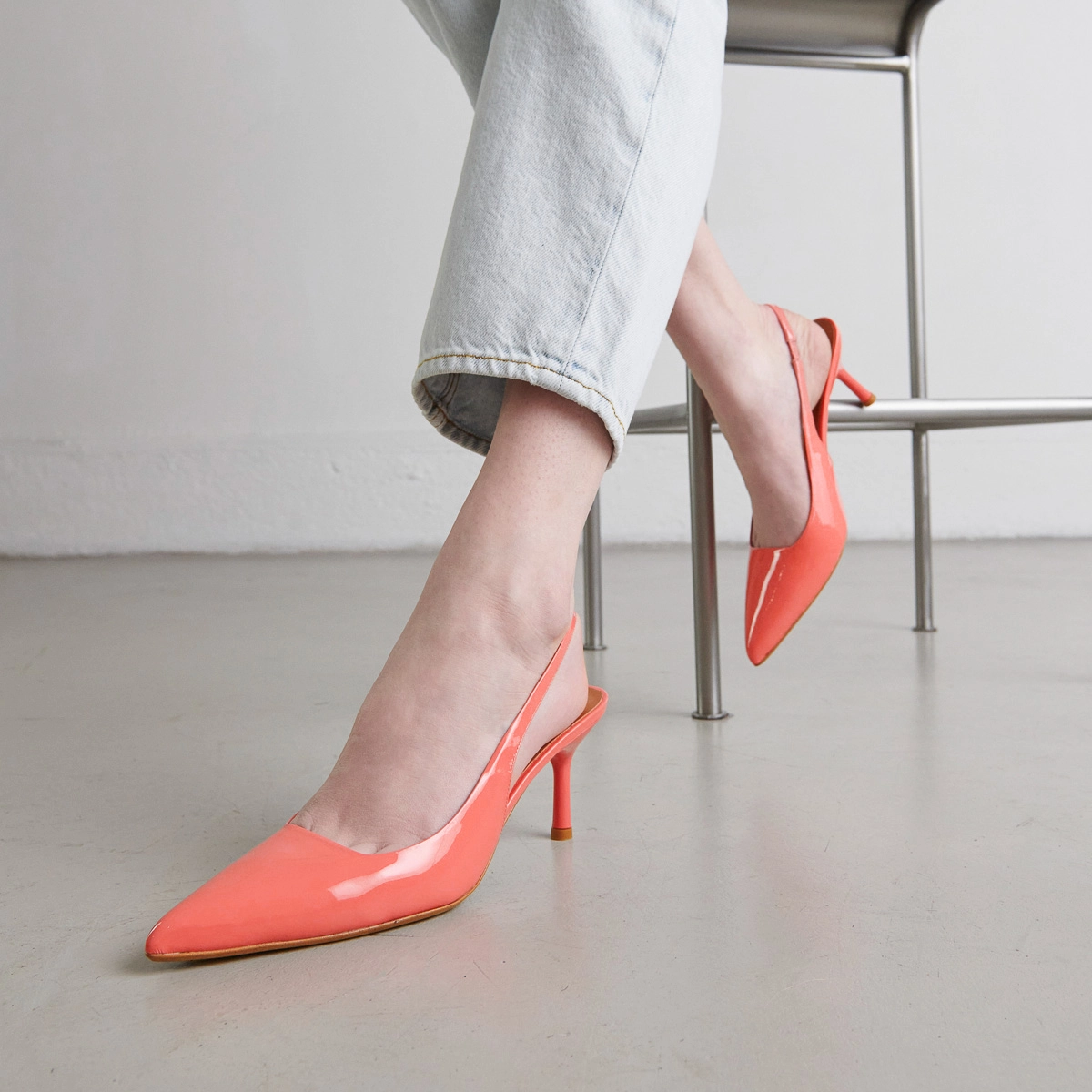 Escarpins &agrave; bouts pointus en vernis corail | DIAMANTINE | Jonak