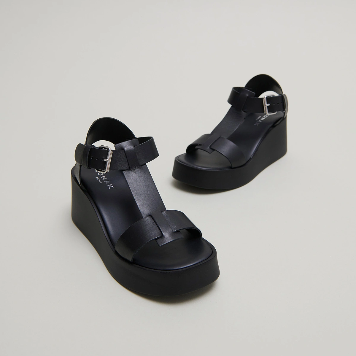 Sandales compensées à boucles ajustables en cuir noir | ESTELLE | Jonak