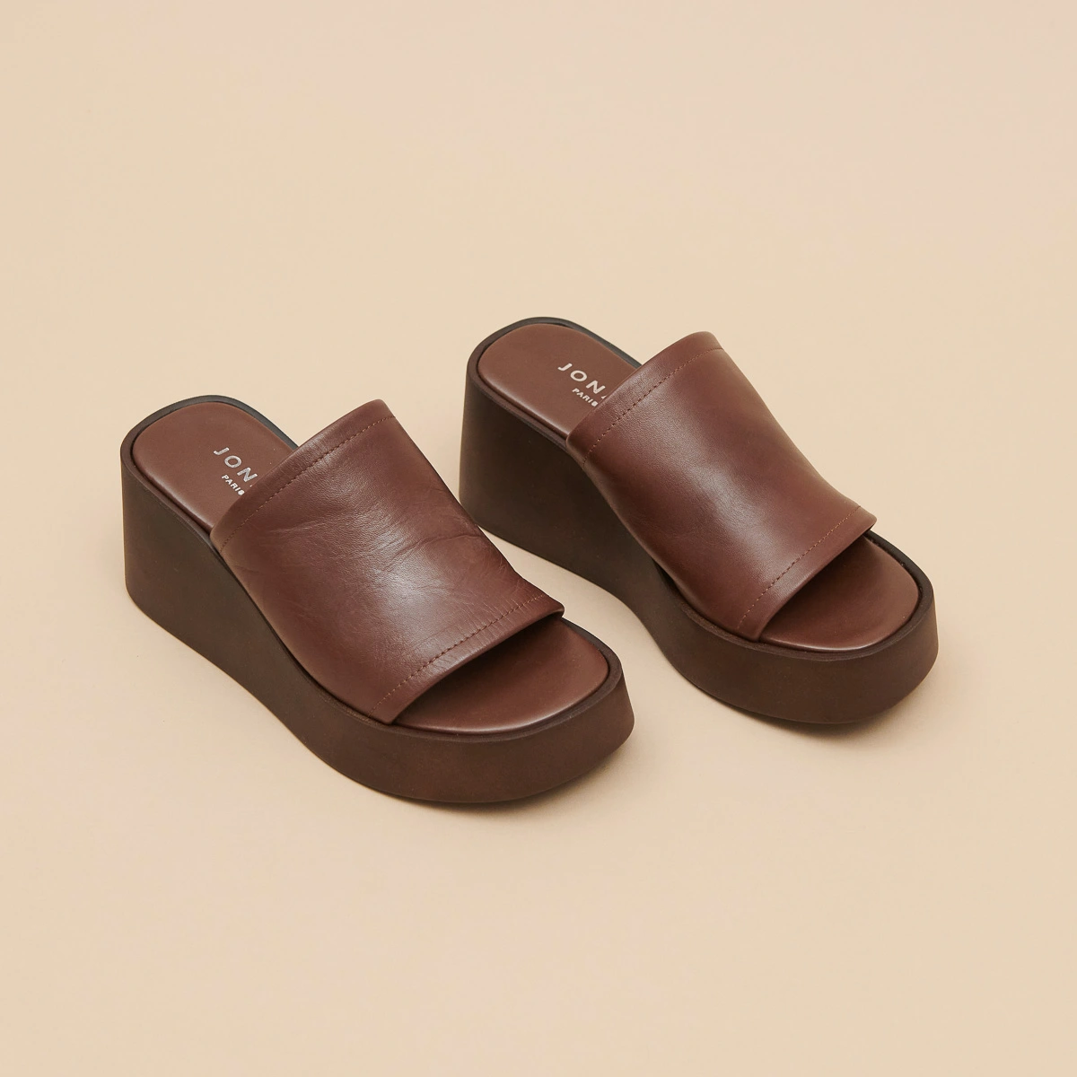 Mules compensées en cuir marron foncé | EUGENE | Jonak