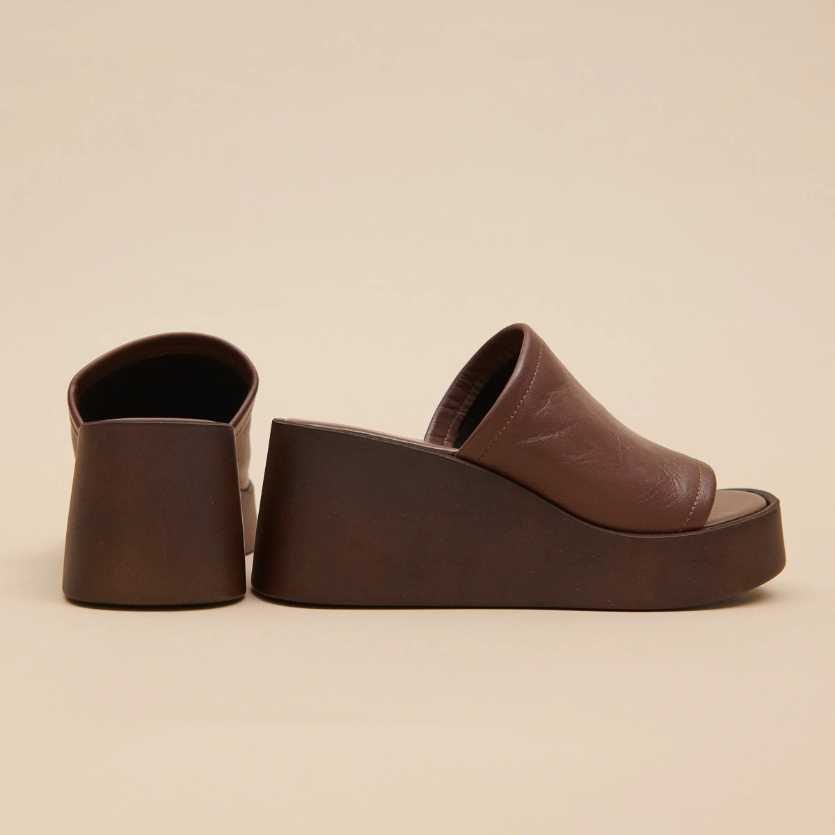 Mules compensées en cuir marron foncé | EUGENE | Jonak