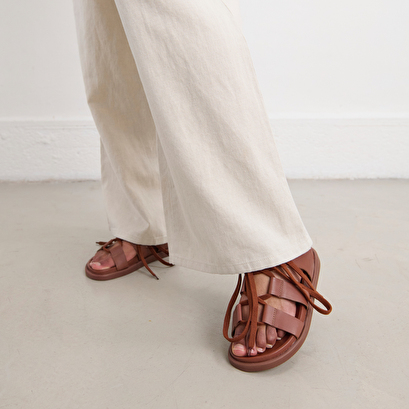 Sandales à multiples brides et lacets en cuir cognac | WELLINGTON | Jonak