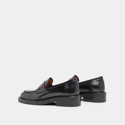 Mocassins &agrave; pi&egrave;ces m&eacute;talliques en cuir glac&eacute; noir | DJAMBA
