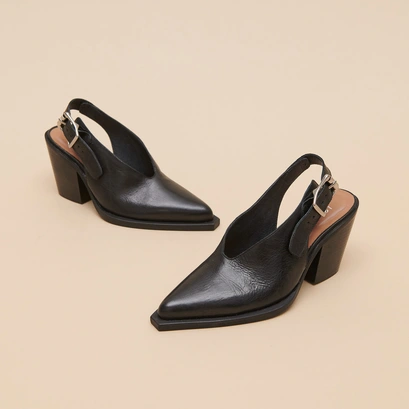 Escarpins &agrave; talons biseaut&eacute;s en cuir noir | DORY