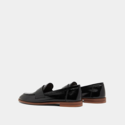 Mocassins à bouts ronds en cuir brillant noir | THELMA | Jonak