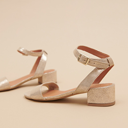 Sandales à petits talons en velours laminé platine | AMY | Jonak