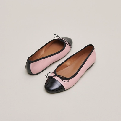 Ballerines &agrave; bouts ronds et noeuds en cuir rose et vernis noir | DAXI