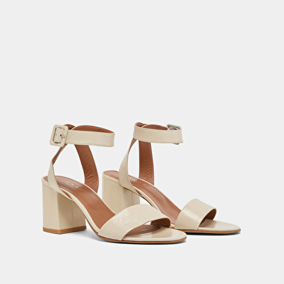 Sandales à talons et brides en cuir brillant écru | DIRLA | Jonak