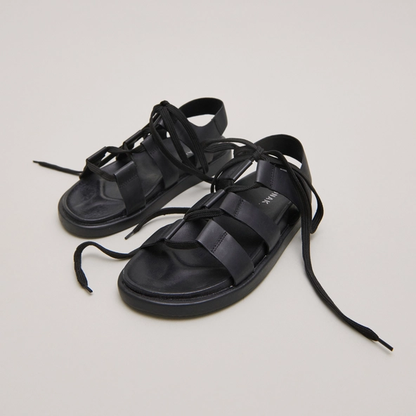 Sandales à multiples brides et lacets en cuir noir | WELLINGTON | Jonak