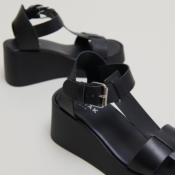 Sandales compensées à boucles ajustables en cuir noir | ESTELLE | Jonak