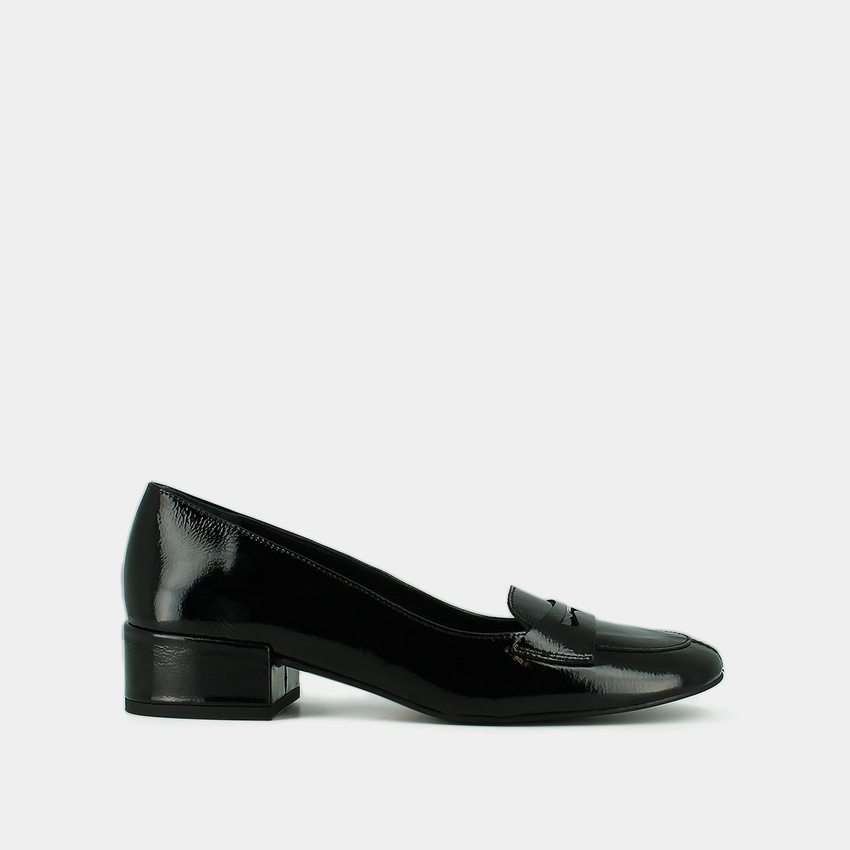 Mocassins &agrave; petits talons en vernis pliss&eacute; noir | BERNIE | Jonak