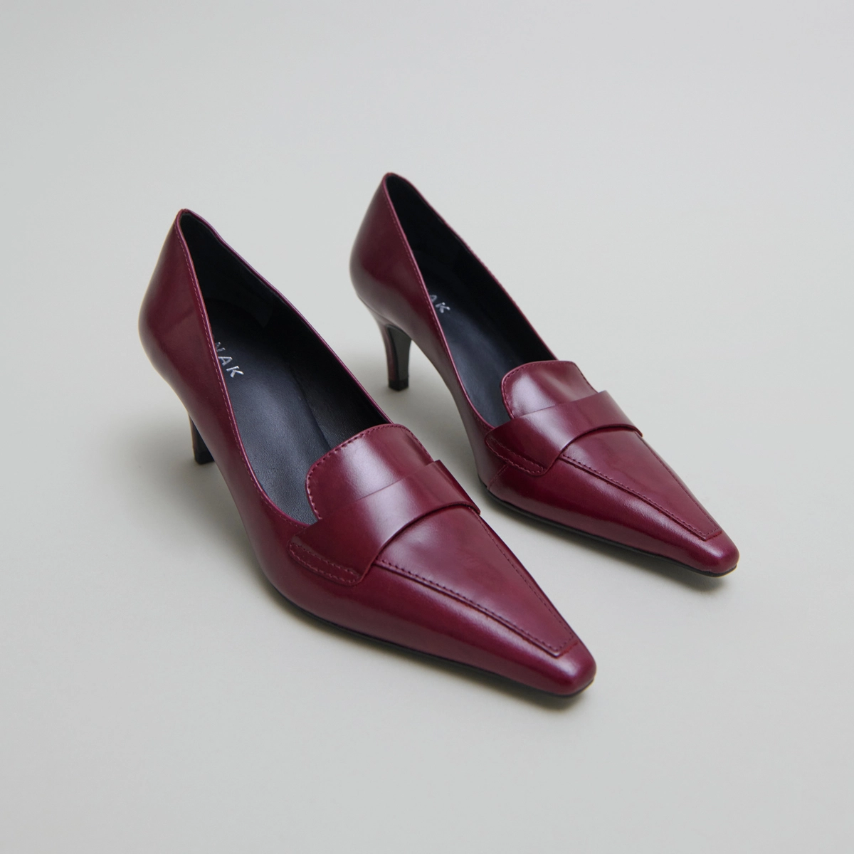 Escarpins à pattes en cuir bordeaux | BLONDIE | Jonak