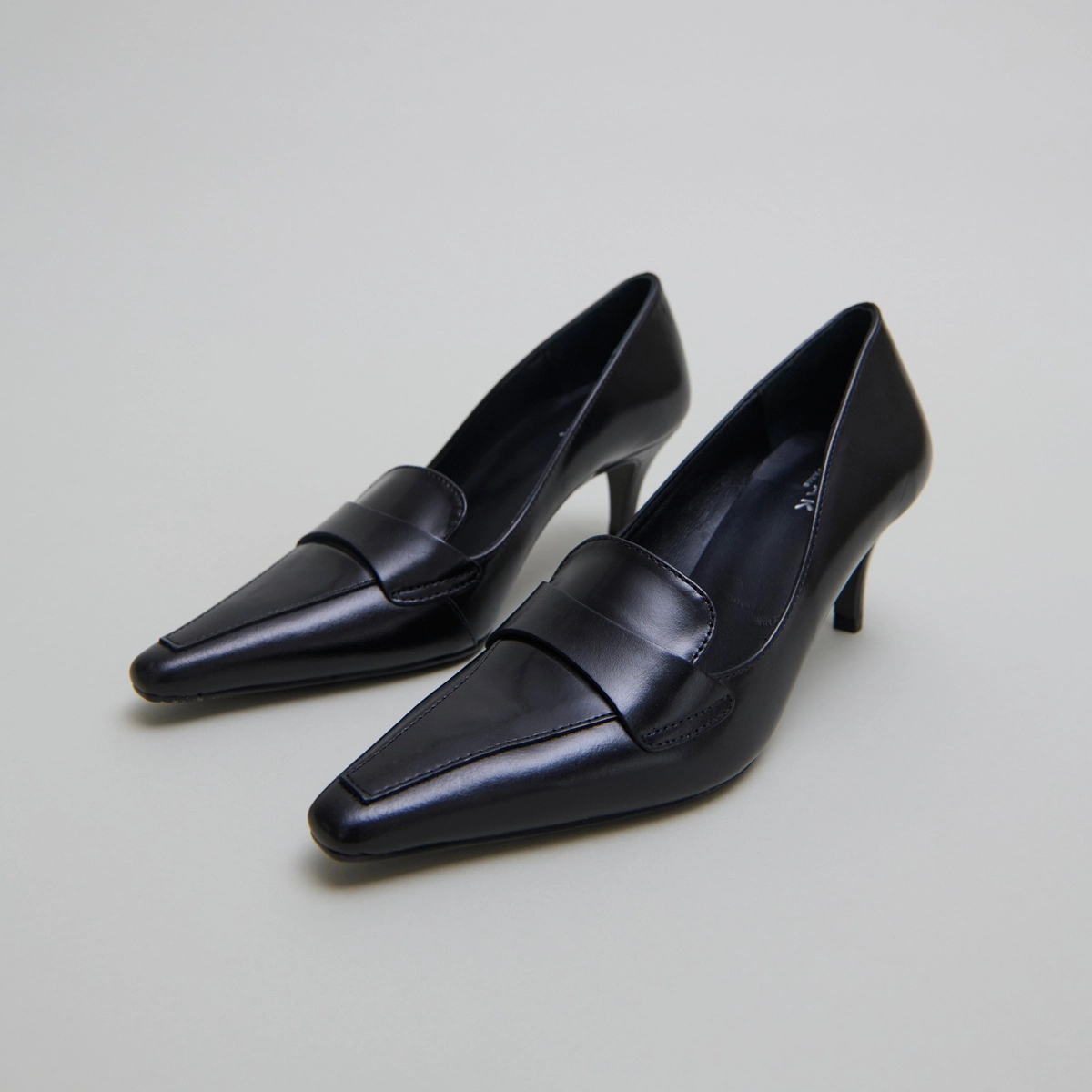 Escarpins à pattes en cuir noir | BLONDIE | Jonak
