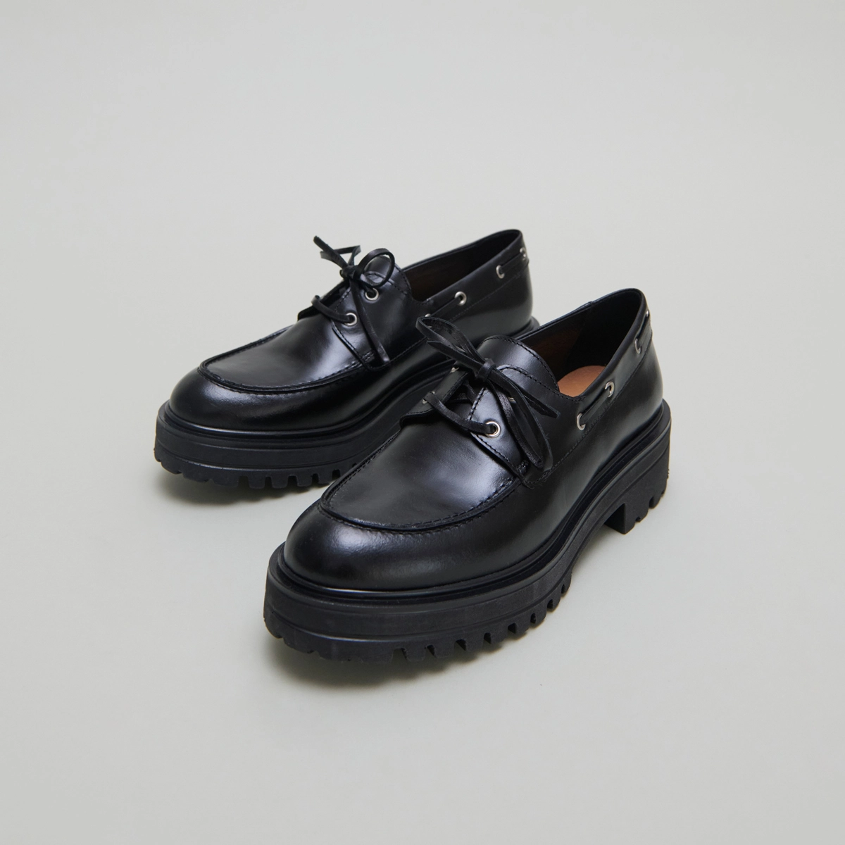 Derbies à lacets en cuir noir | ANGELUS | Jonak