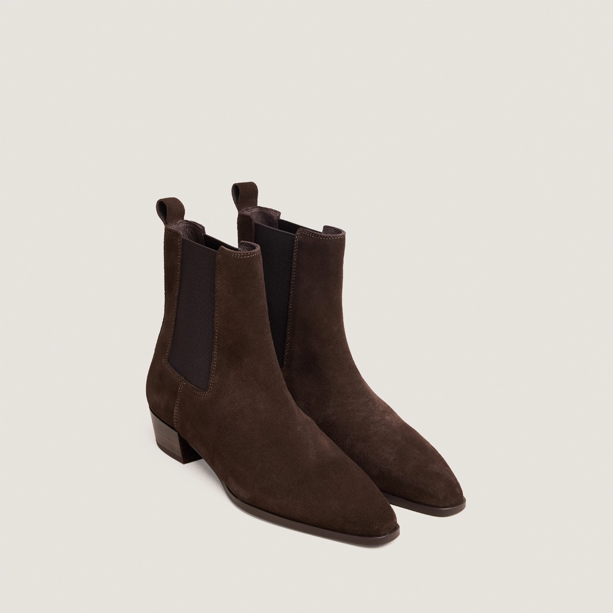 Boots à légers talons biseautés et bouts pointus en croute marron foncé | PAPAYE | Jonak
