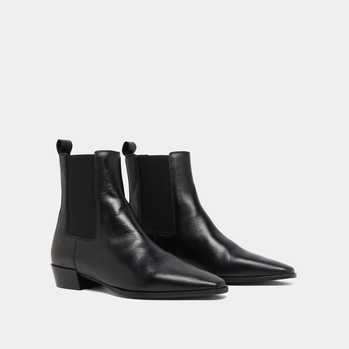 Boots à légers talons biseautés et bouts... en cuir noir | PAPAYE | Jonak
