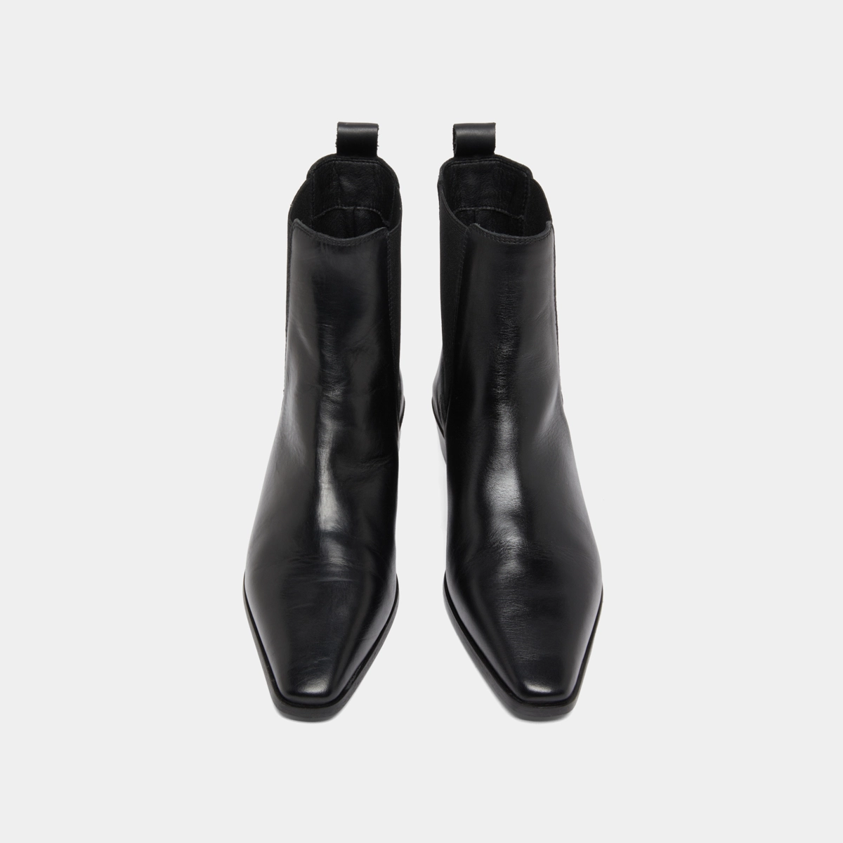Boots à légers talons biseautés et bouts... en cuir noir | PAPAYE | Jonak