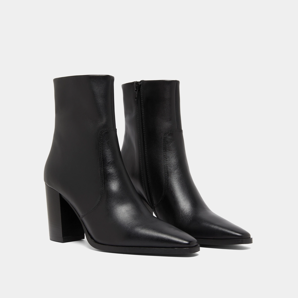 Bottines à bouts pointus en cuir noir | PAM | Jonak