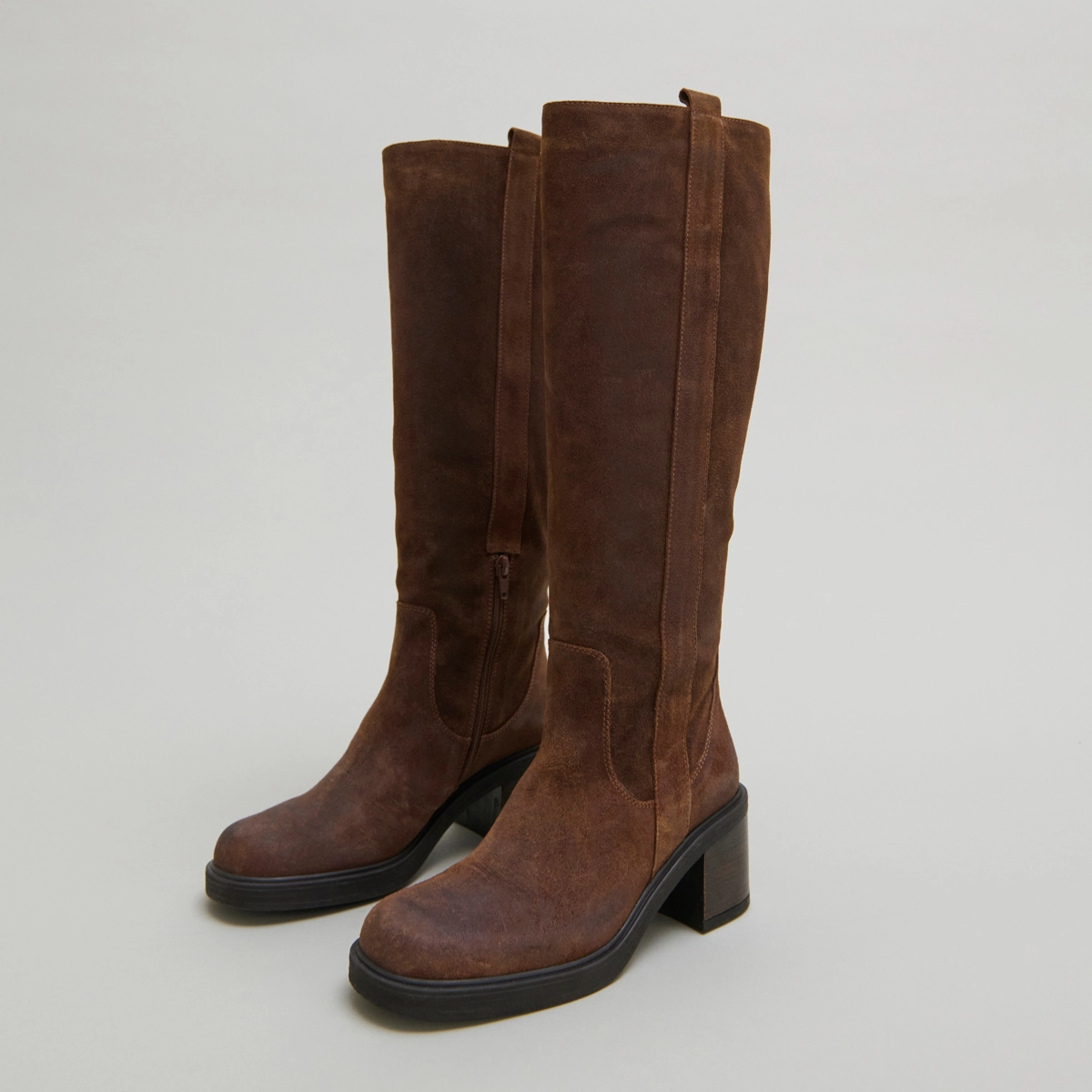 Bottes &agrave; bouts carr&eacute;s et &eacute;lastiques en croute huil&eacute;e cognac | PANACHE | Jonak
