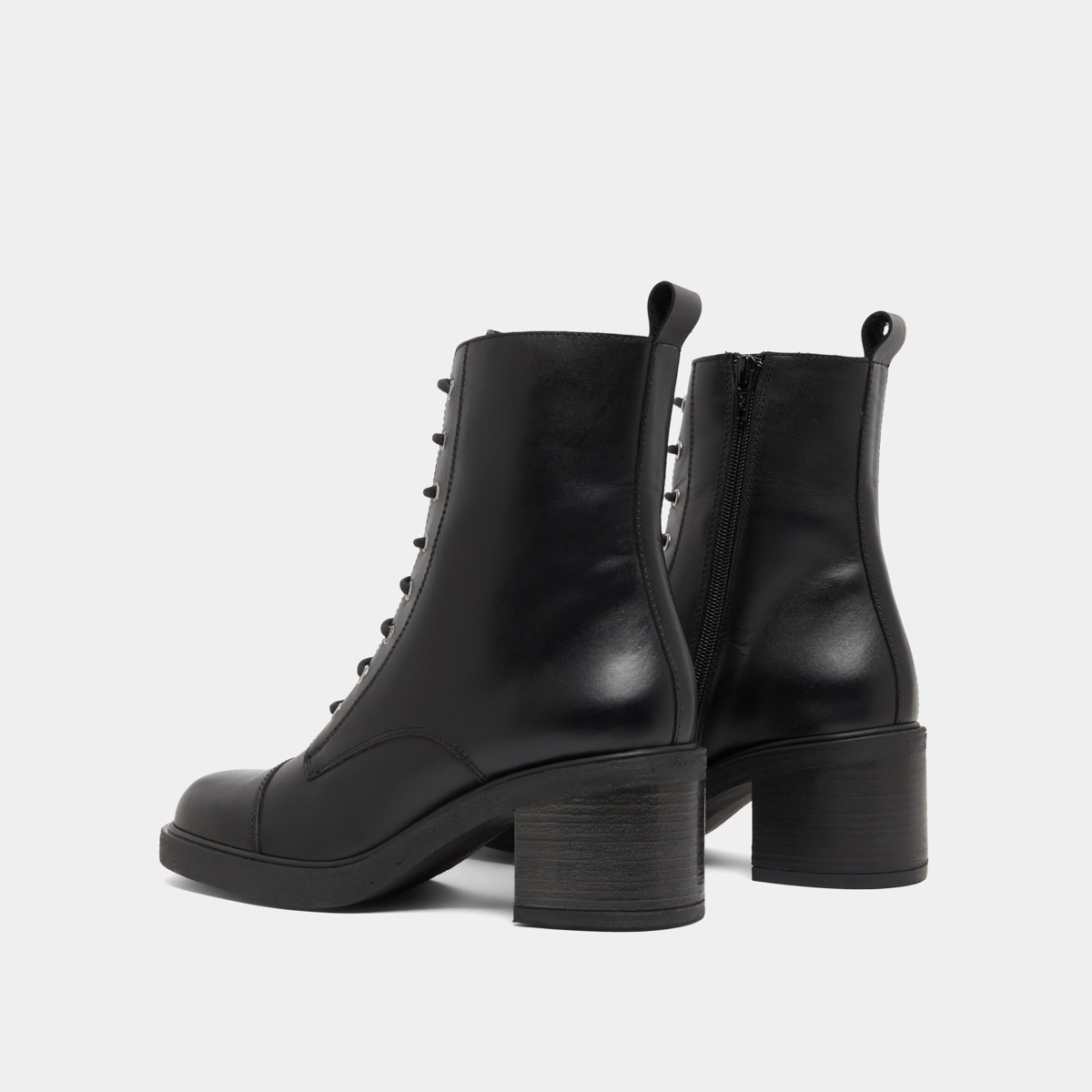 Bottines à lacets et élastiques arrières... en cuir noir | PANAME | Jonak