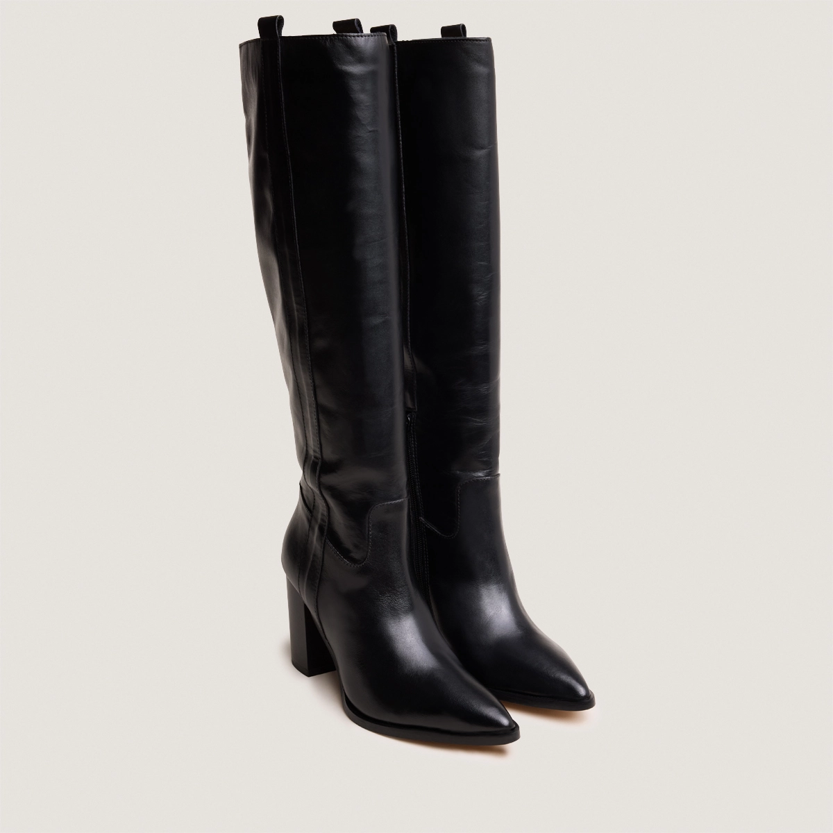 Bottes &agrave; hauts talons et bouts pointus en cuir noir | PECHE | Jonak