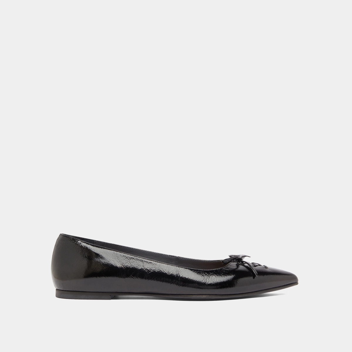 Ballerines lacées à bouts pointus en cuir brillant noir | DAMY | Jonak