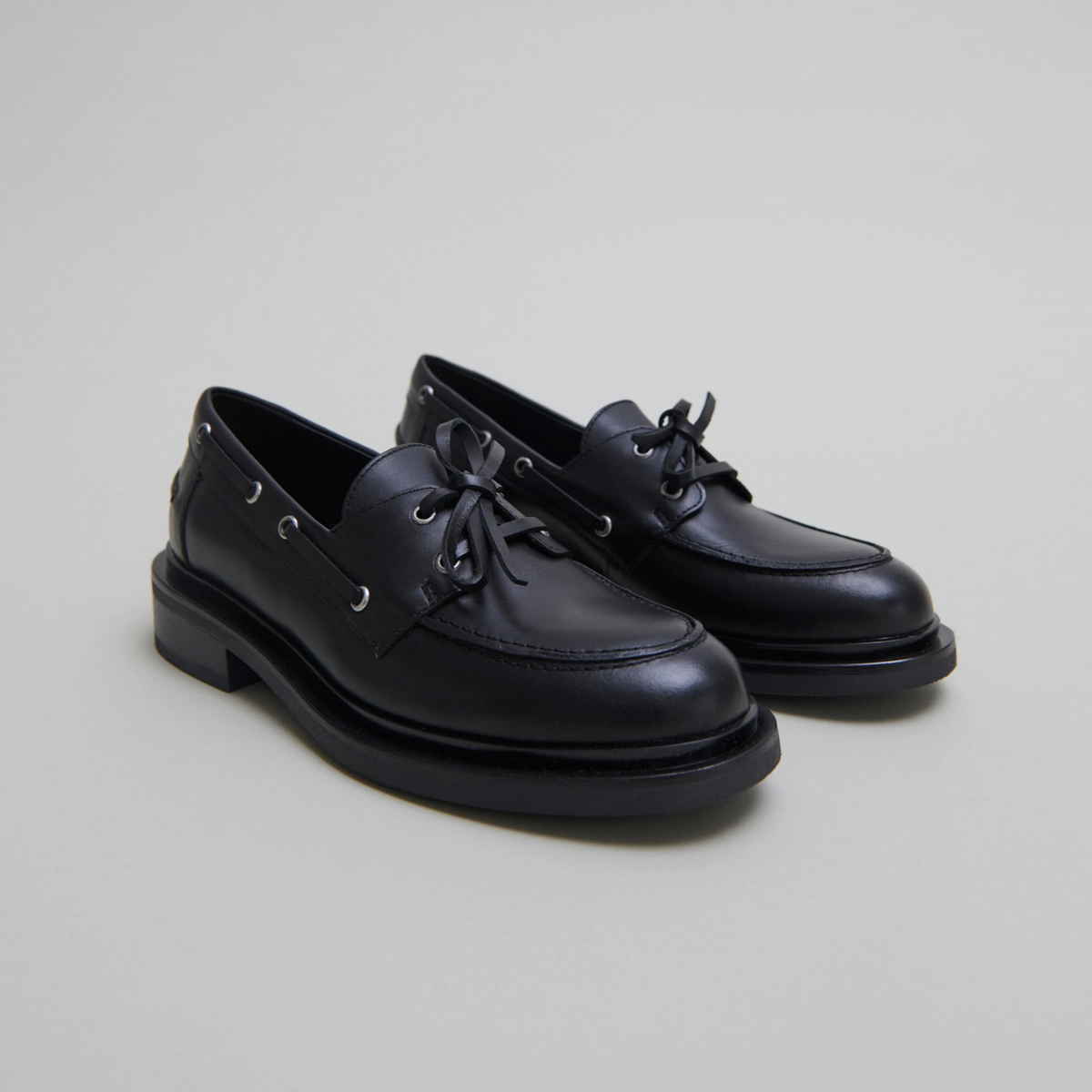 Derbies à lacets épais en cuir noir | PAOLO | Jonak