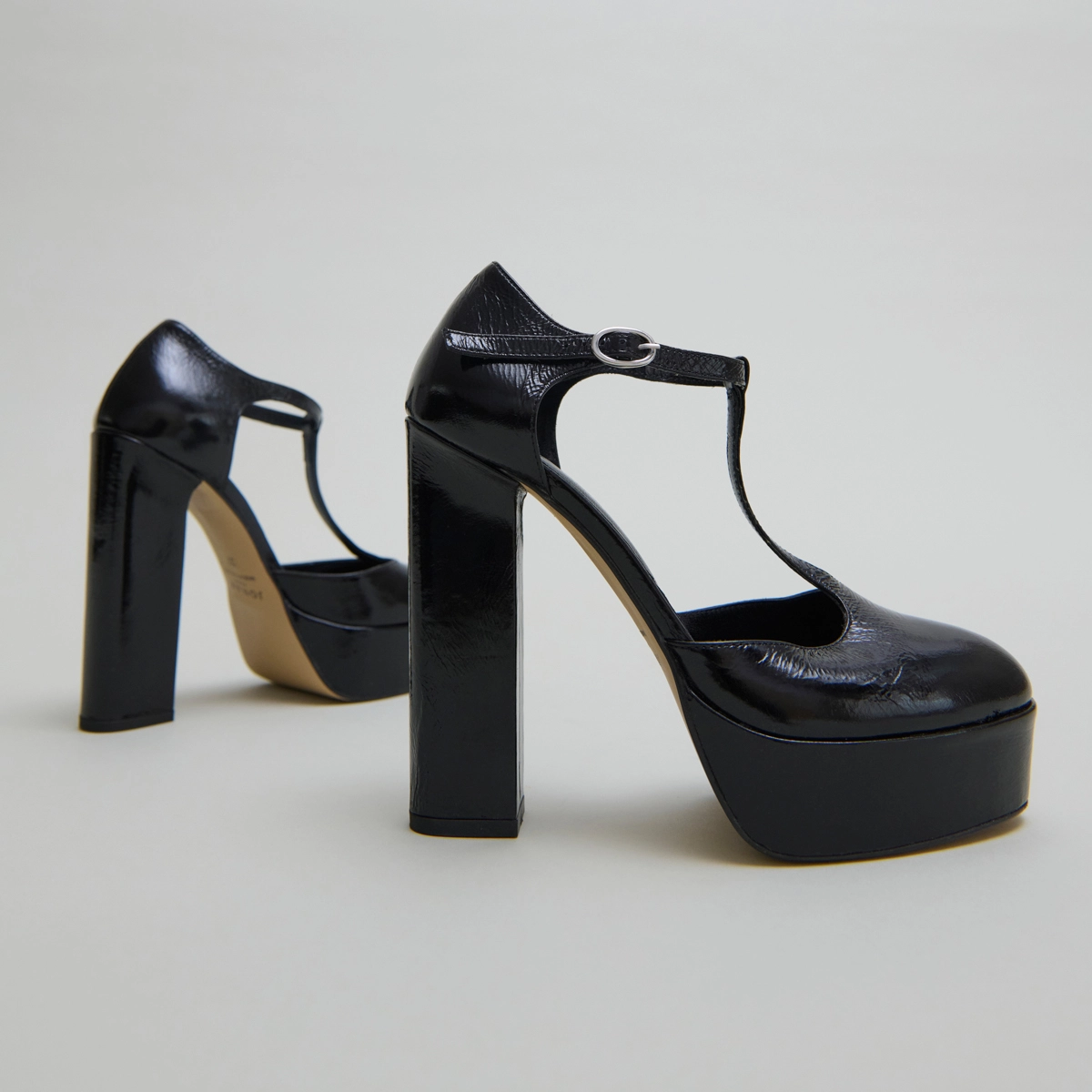 Salom&eacute;s &agrave; talons hauts en cuir brillant noir | VANCO | Jonak