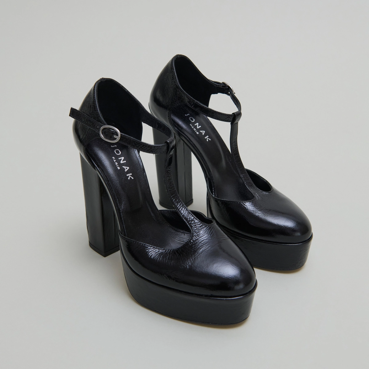 Salom&eacute;s &agrave; talons hauts en cuir brillant noir | VANCO | Jonak