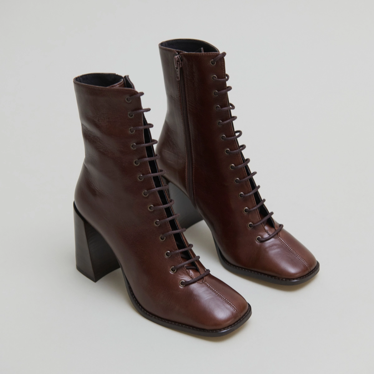 Bottines à talons lacées en cuir vieilli marron | VANDELLE | Jonak