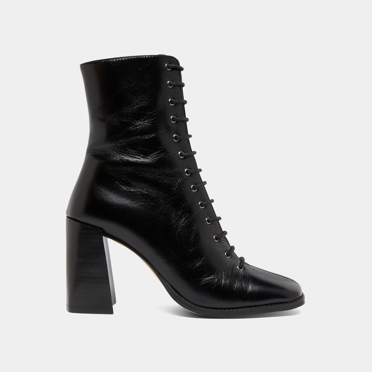 Bottines à talons lacées en cuir vieilli noir | VANDELLE | Jonak