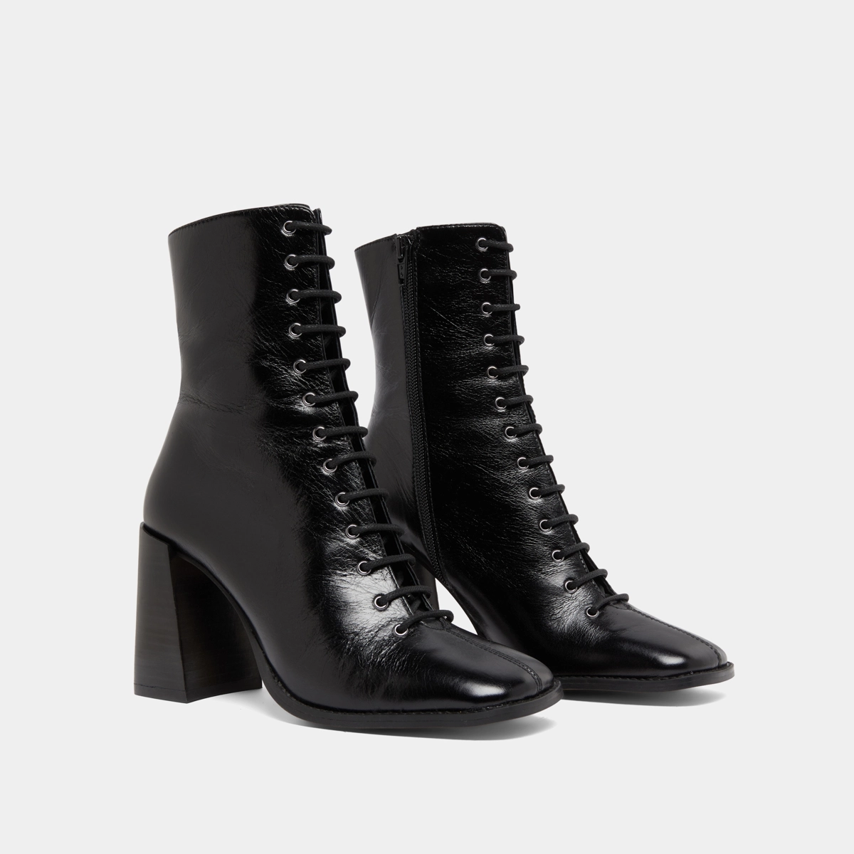 Bottines à talons lacées en cuir vieilli noir | VANDELLE | Jonak