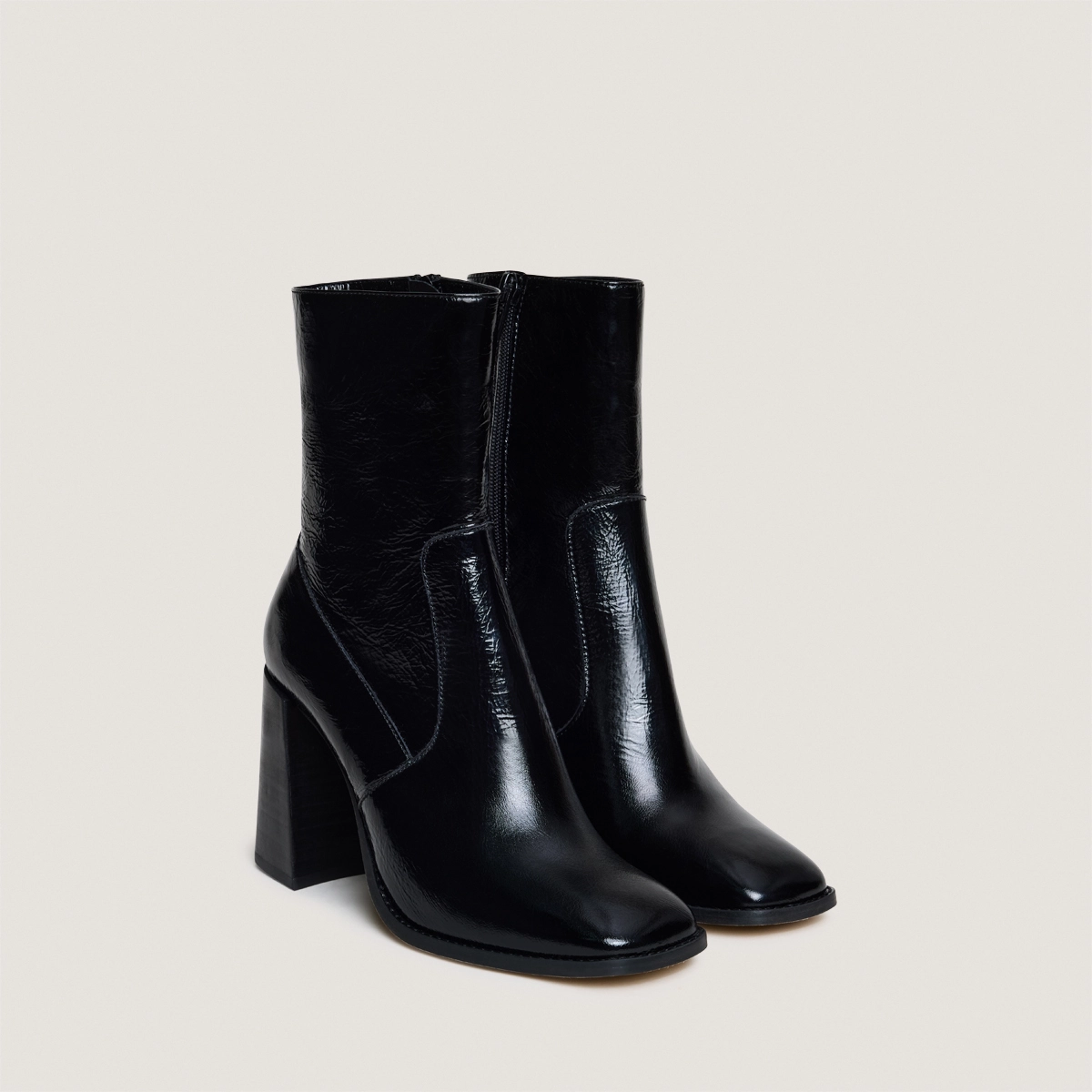 Bottines à talons et bouts carrés en cuir brillant noir | VIDAL | Jonak