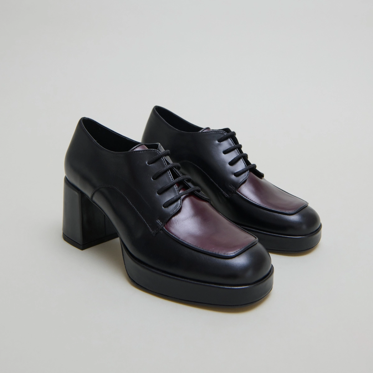 Derbies à talons en cuir noir et bordeaux | VIVALDI | Jonak