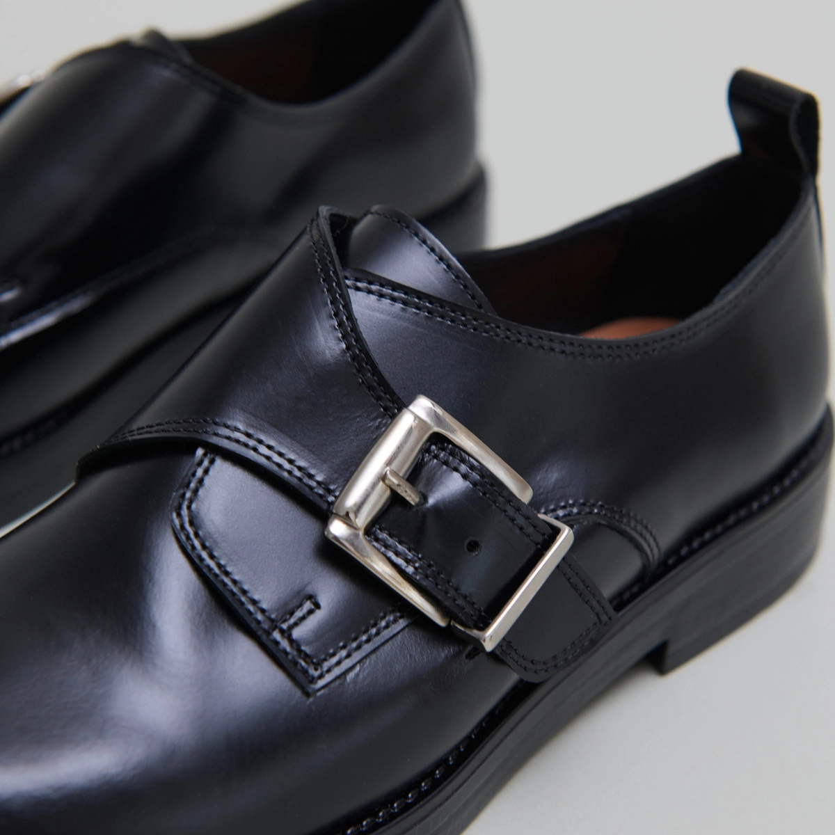 Derbies à boucles ajustables en cuir glacé noir | ARCHIBALD | Jonak