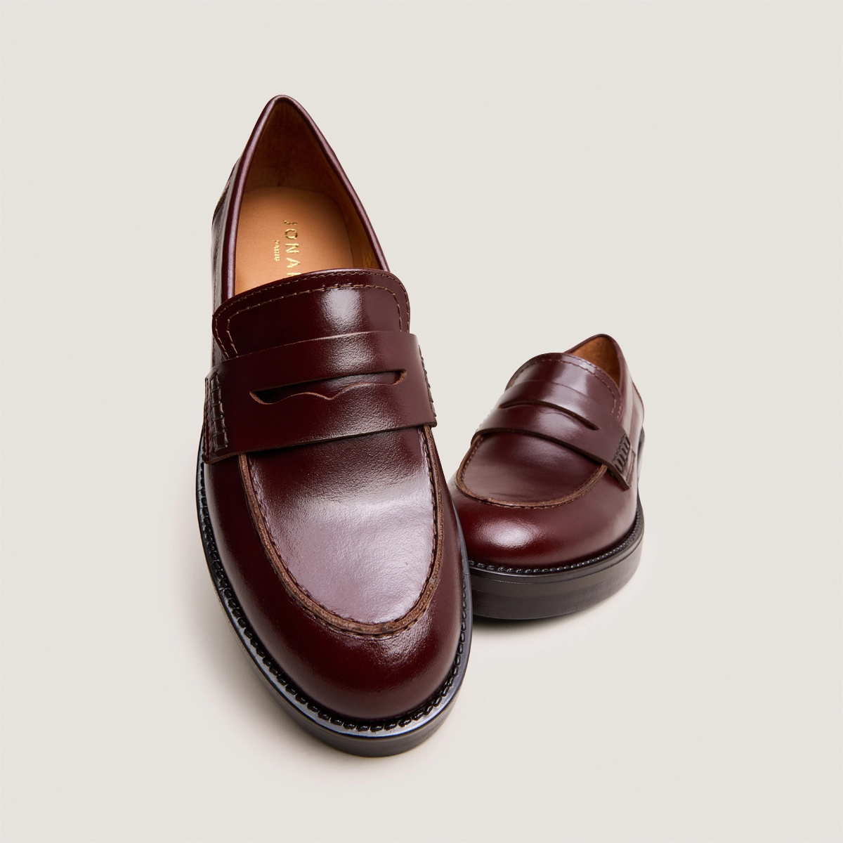 Mocassins &agrave; bouts ronds en cuir lisse marron | MIRNA | Jonak