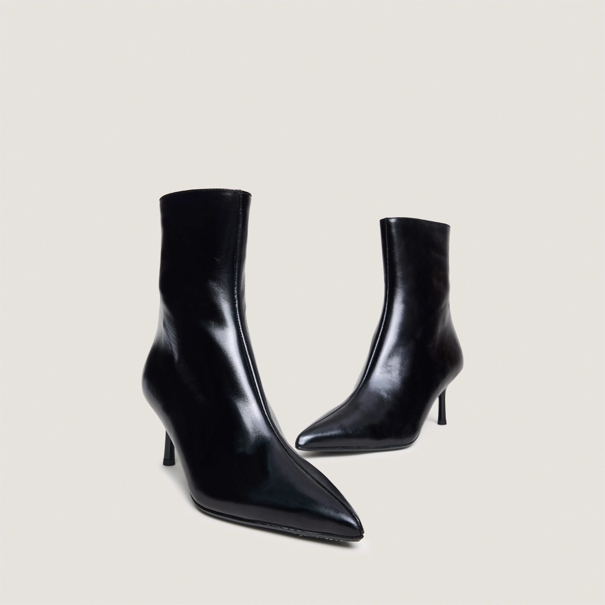 Bottines à bouts pointus en cuir noir | DIEM | Jonak