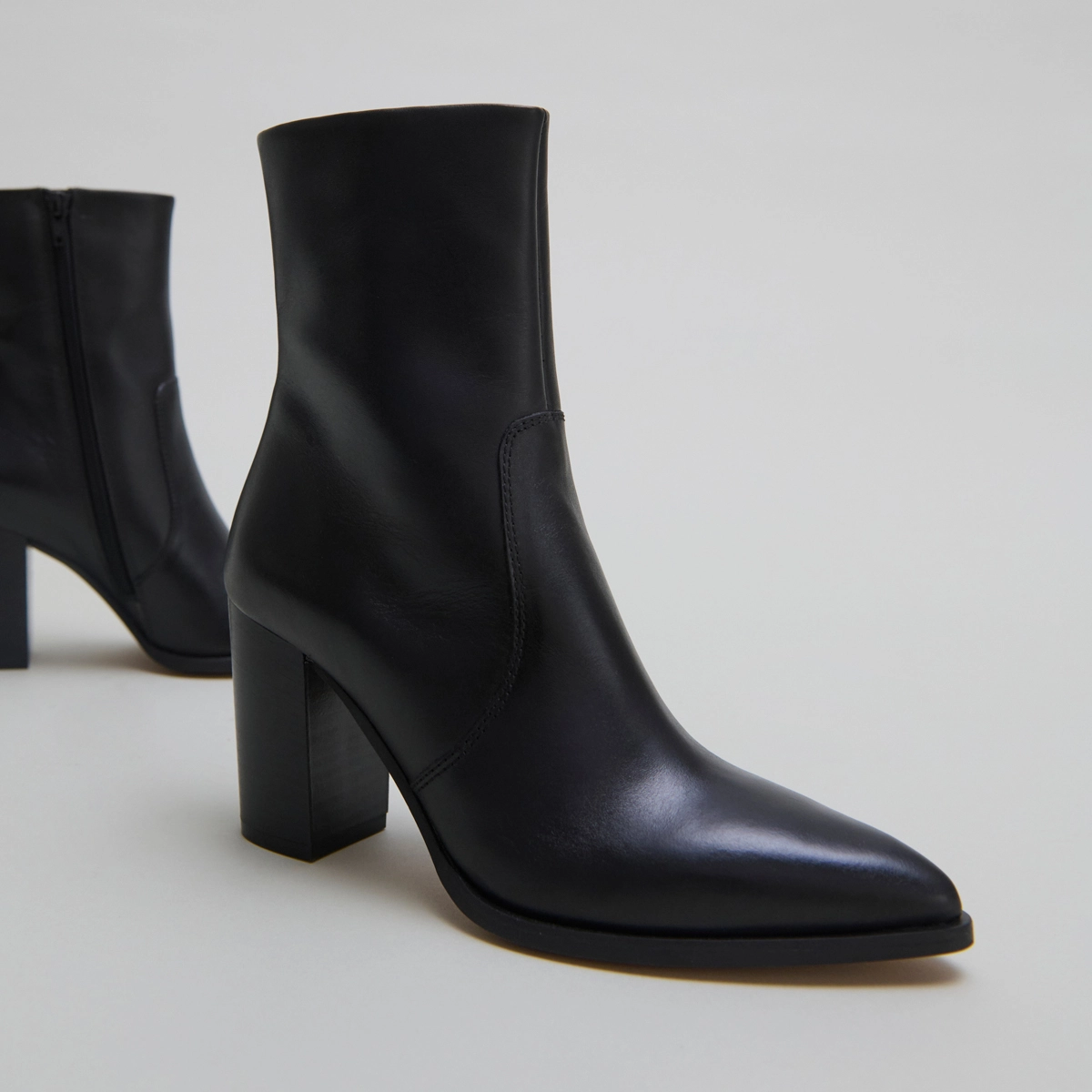 Bottines à talons en cuir noir | PERLE | Jonak
