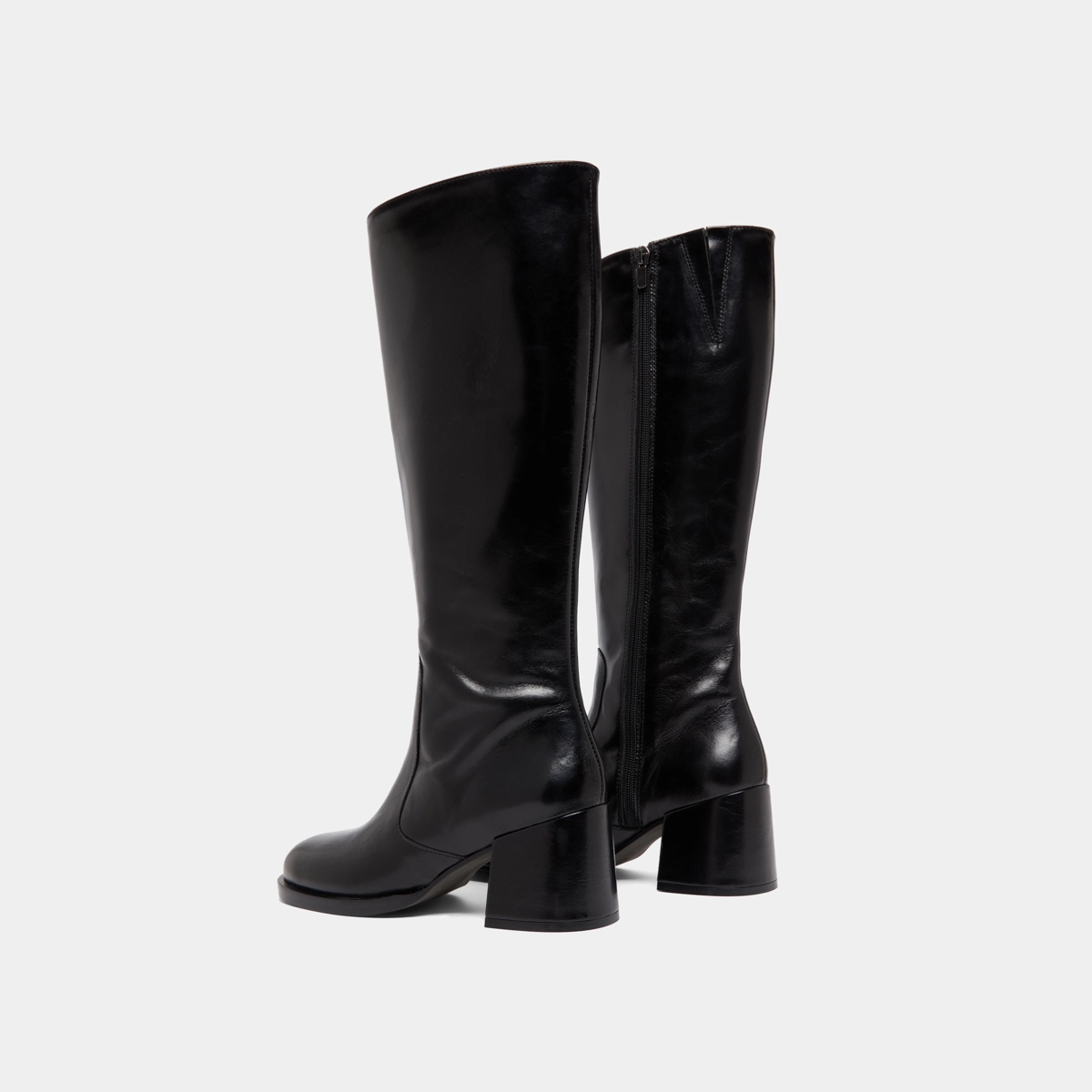 Bottes &agrave; talons et bouts arrondis en cuir noir | BIENVENUE | Jonak
