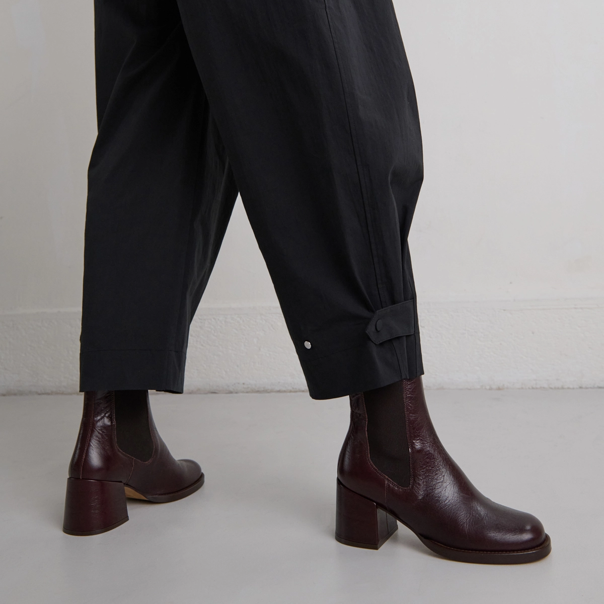 Bottines &agrave; talons et &eacute;lastiques en cuir vieilli chocolat | BIENVUE | Jonak