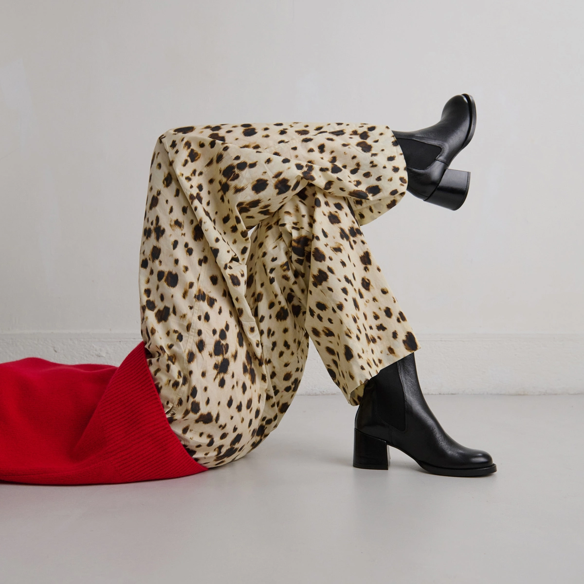 Bottines à talons et élastiques en cuir vieilli noir | BIENVUE | Jonak
