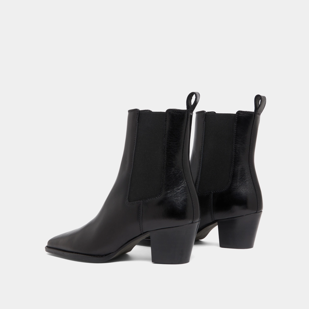 Bottines à talons biseautés et bouts poi... en cuir noir | BIRKIN | Jonak