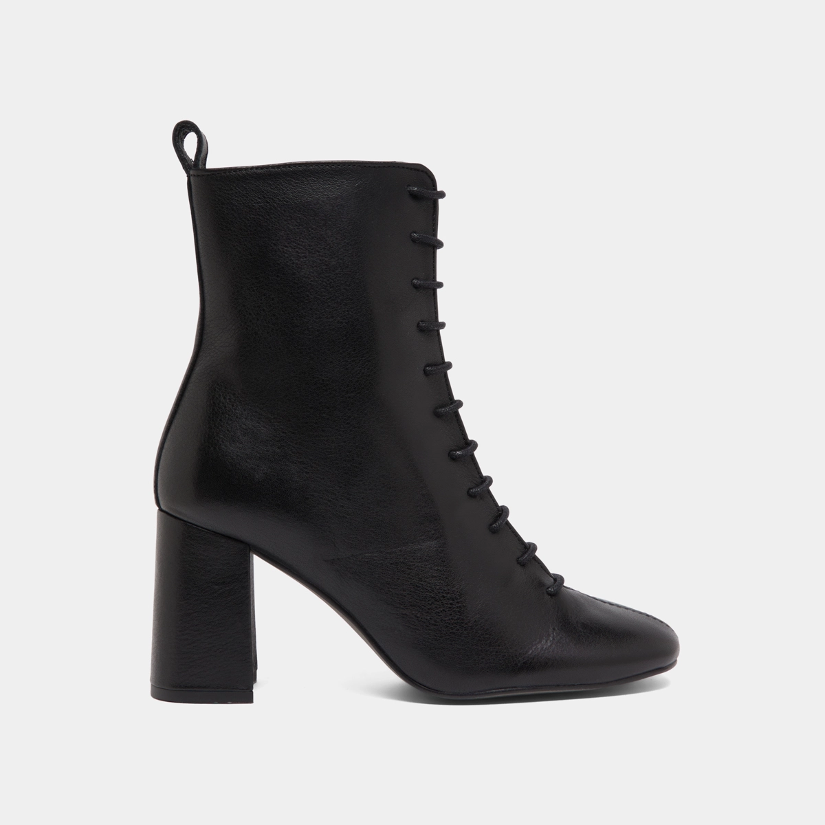 Bottines &agrave; talons et &agrave; lacets en cuir noir | BOSE | Jonak